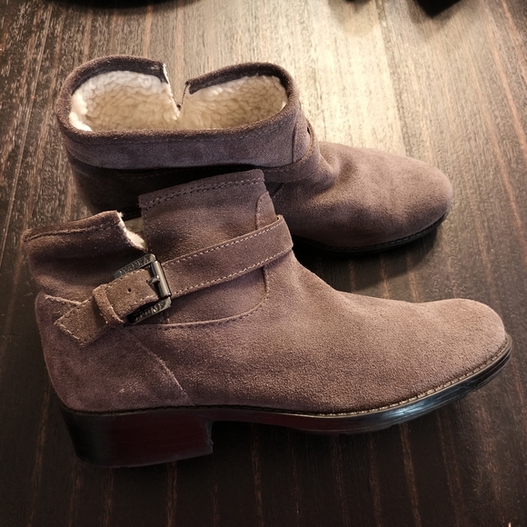 Ivanka Trump Grey Genuine Suede & Shearling Ankle Boots Size 8.5 M Women's - Picture 2 of 14